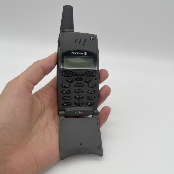 Sonys Ericsson โทรศัพท์มือถือ T28s Original 2G GSM Black Color World