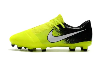 popular soccer shoes