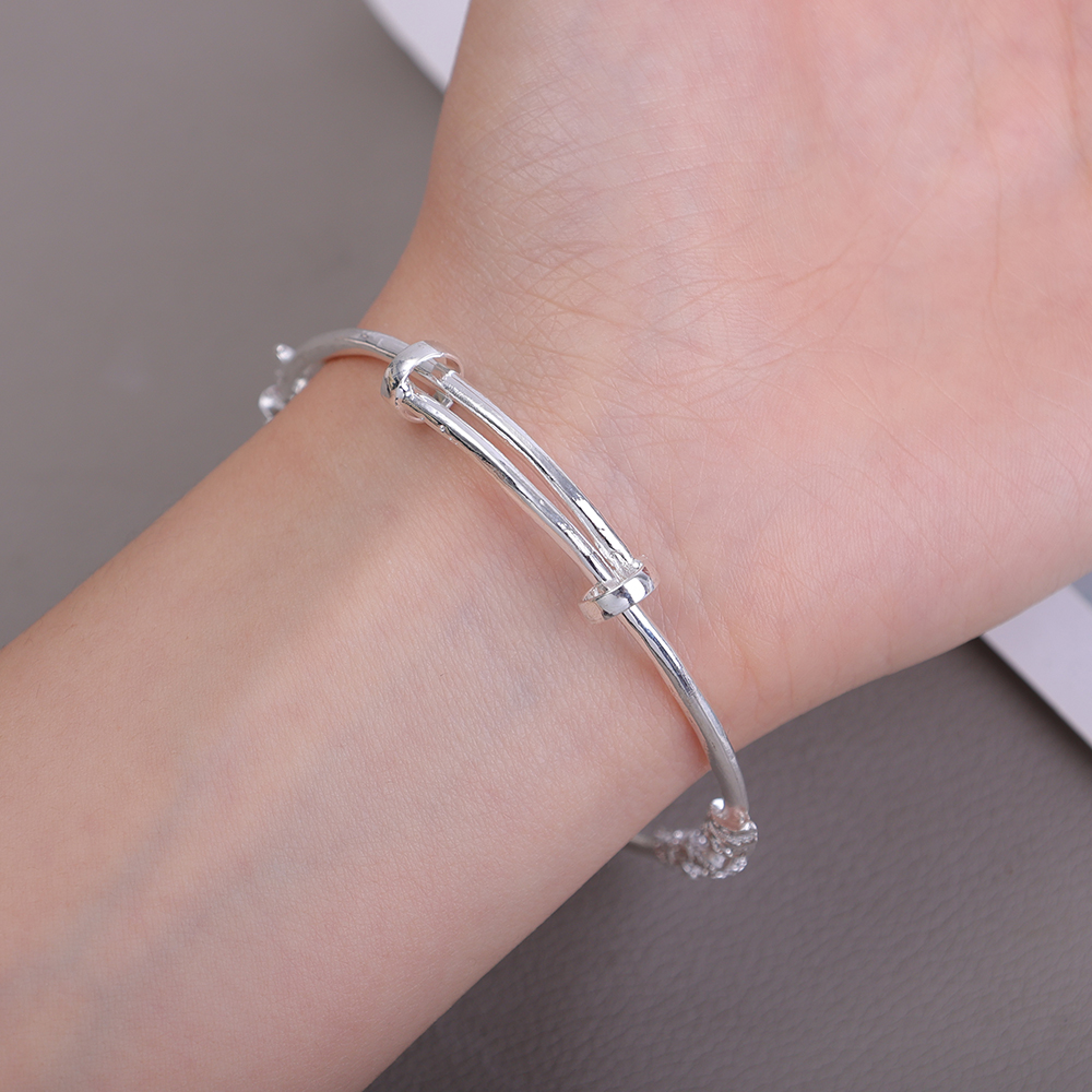 Thời trang tinh tế họa tiết hoa bạc Vòng tay hở cho phụ nữ