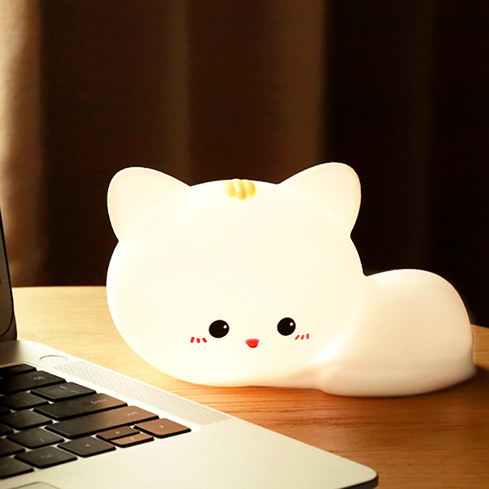 Terylin Sleeping Cat USB Pat Remote Control LED Silicone Night Light Desk Bedside Lamp