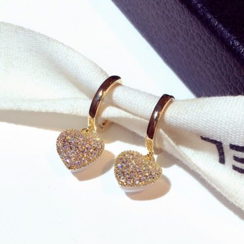 Yuki's 14K Gold Plated Post Brilliant Round Faux Diamond Halo Earrings Premium Cubic Zirconia in Rose Gold White Gold New Heart Earrings for women Luxurious Geometric Full Rhinestone Love 2020 Fashion Jewelry