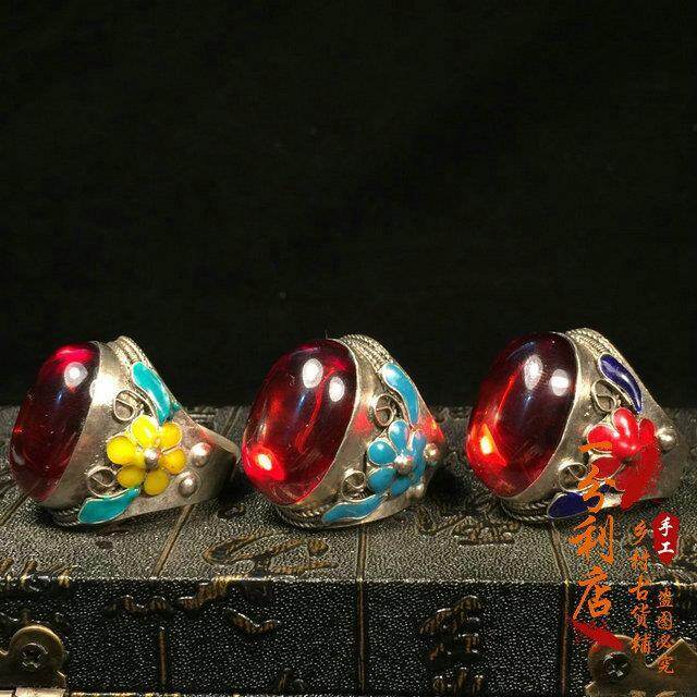 Antique collection Qing Dynasty red egg face ring support ring face old silver inlaid Open Silver Ring full silver wrench
