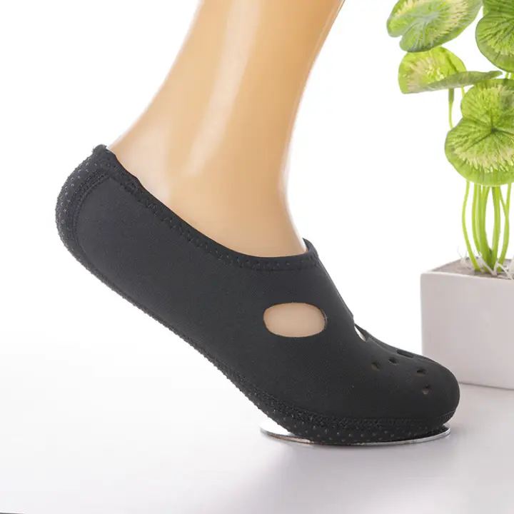 slip on water shoes