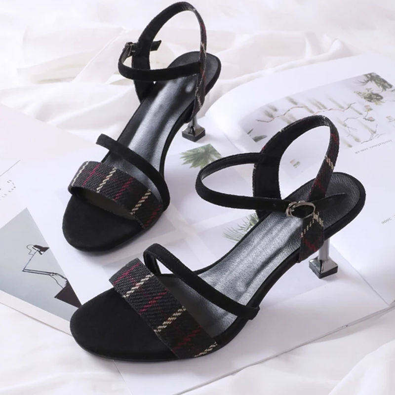 2021 Mẫu giày sandal kẻ sọc mới của phụ nữ với nút thắt giày cao gót Mùa hè giày cao gót