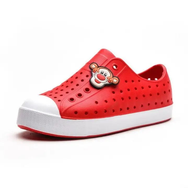 boys size 6 water shoes