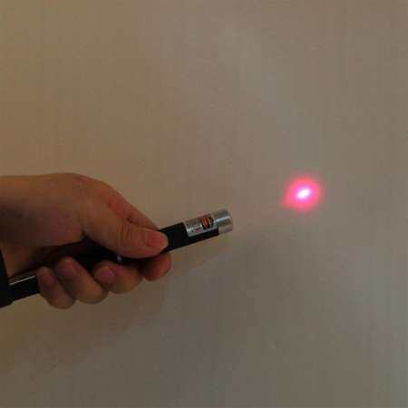 ตื่นเต้น แฟนสีเขียวปากกาเลเซอร์ Beam ไฟ 5 มิลลิวัตต์ 532nm ที่มีประสิทธิภาพสูง LAZER
Focus - นานาชาติ มาใหม่