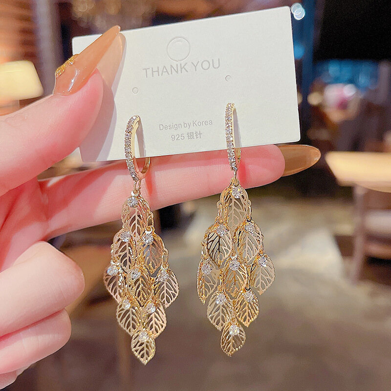 Frascati New Geometric Hollow Leaves Modelling Senior Drop Earrings Contracted Long Shiny Crystal Hyperbole Style Women Earrings