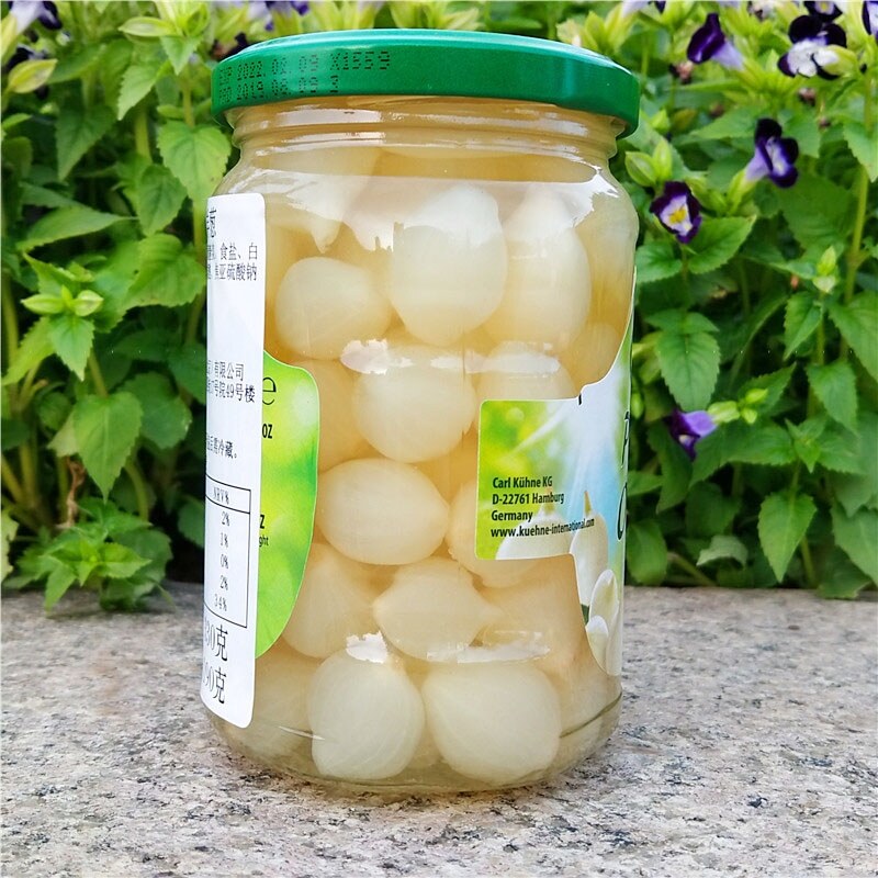 German champions the cocktail onion canned pearl shaped sweet ONIONS in vinegar KUHNE PICKLED