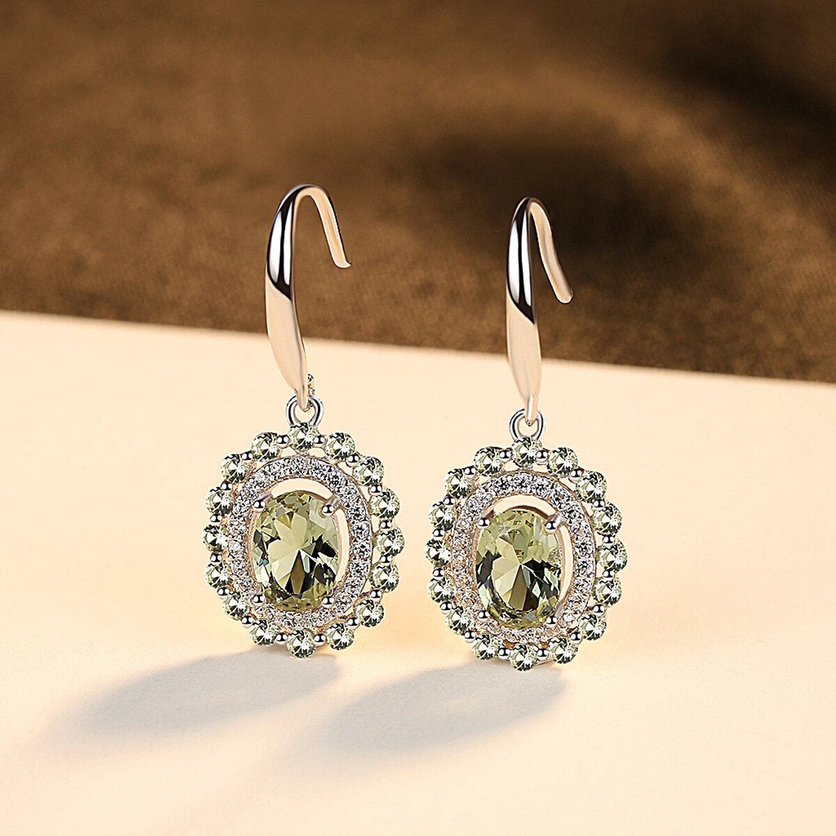 High-end Earrings S925 Silver Ear Hook Inlaid Peridot Earring