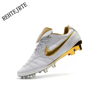r10 cleats
