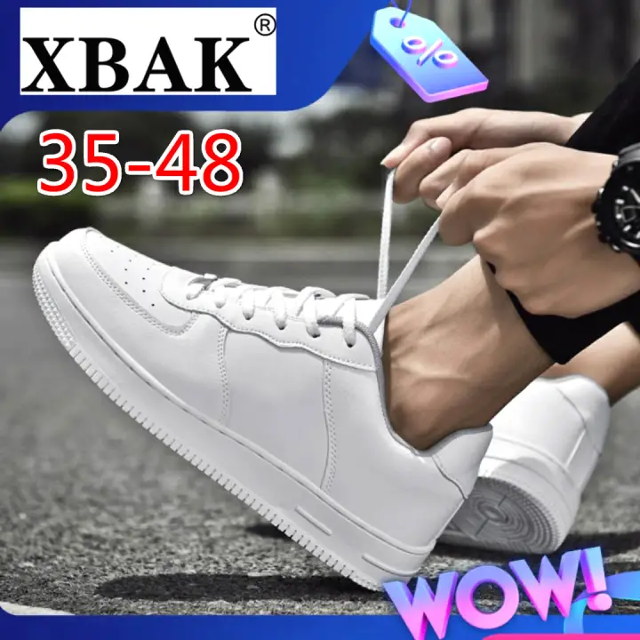 wide white sneakers mens