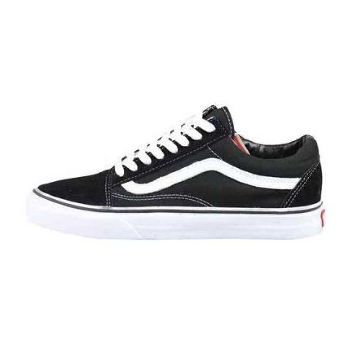 black vans running shoes