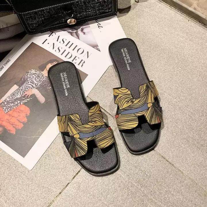 h style sandals