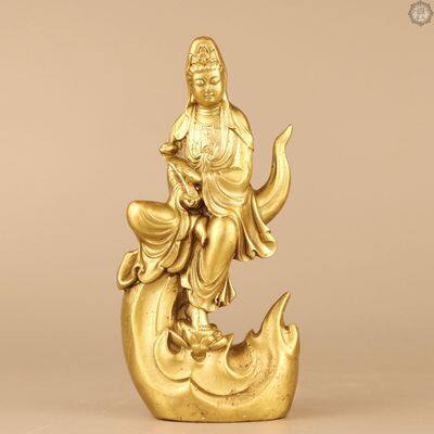 Pure copper, gilded gold, and free Guanyin Bodhisattva decorations are placed at home, in the town, in the living room, in the study room, and in the office