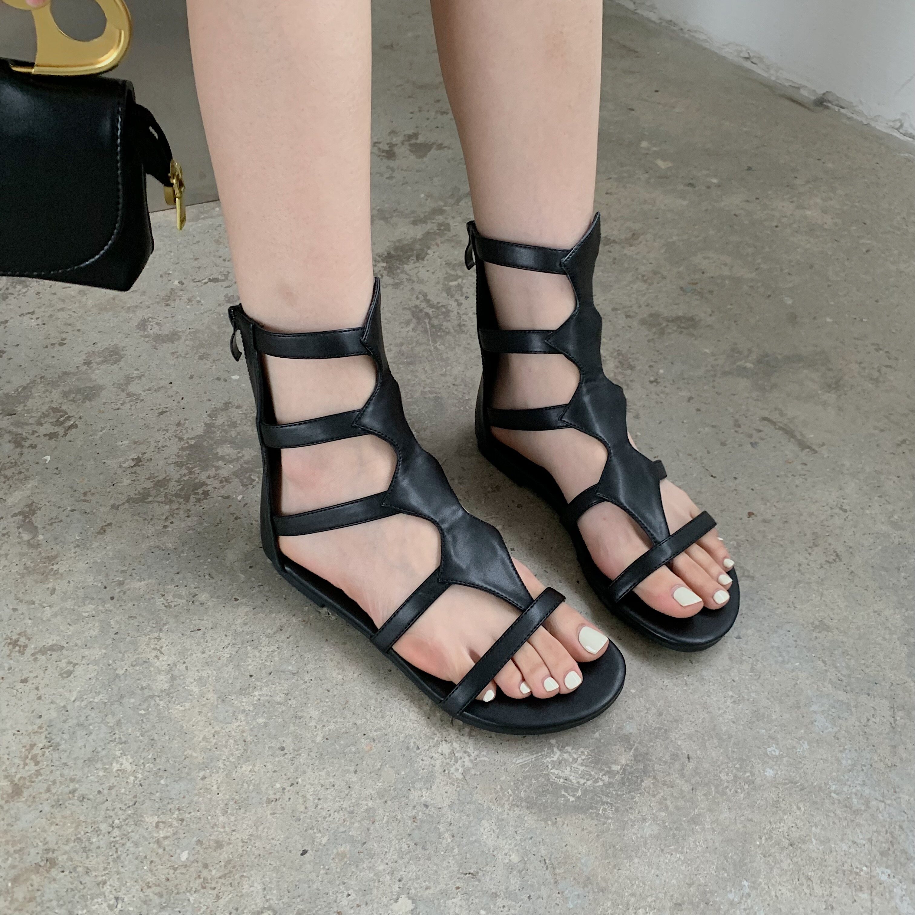 New Arrival April 2022 Women Open Toe Plus size Gladiator Flat Sandals School Solid Flat Zip Women Flats