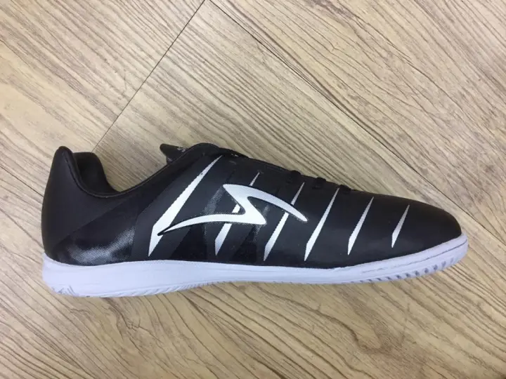 specs futsal shoes