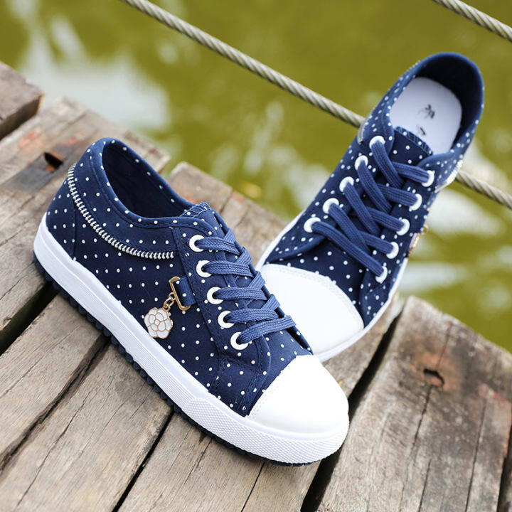 canvas shoes blue colour