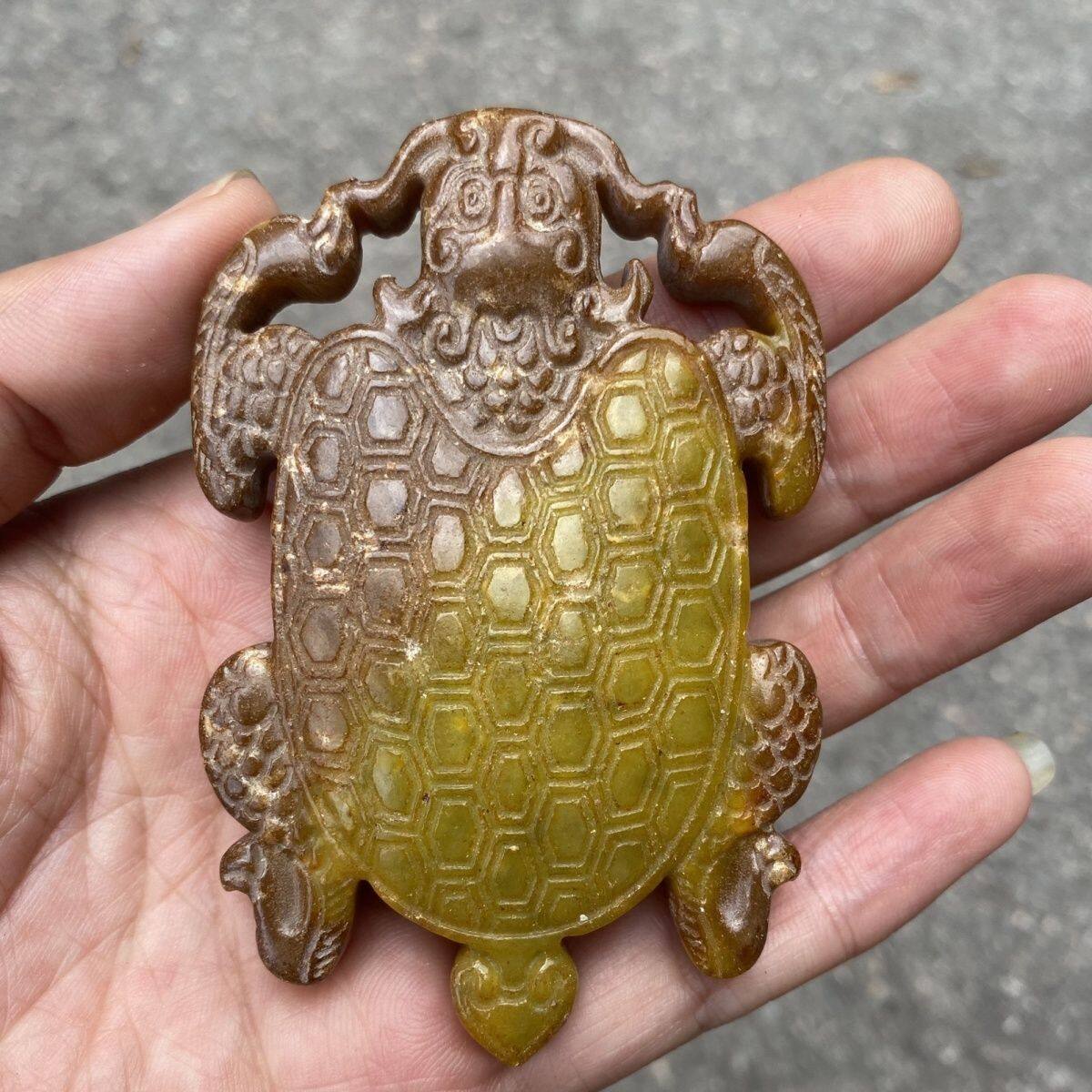 Antique jade ware, old jade, turtle small ornaments, turtle pendants, high antique jade collection, turtle shells, wealth, auspiciousness, and handlebars