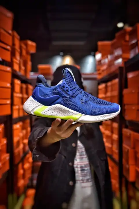 top m top sports shoes