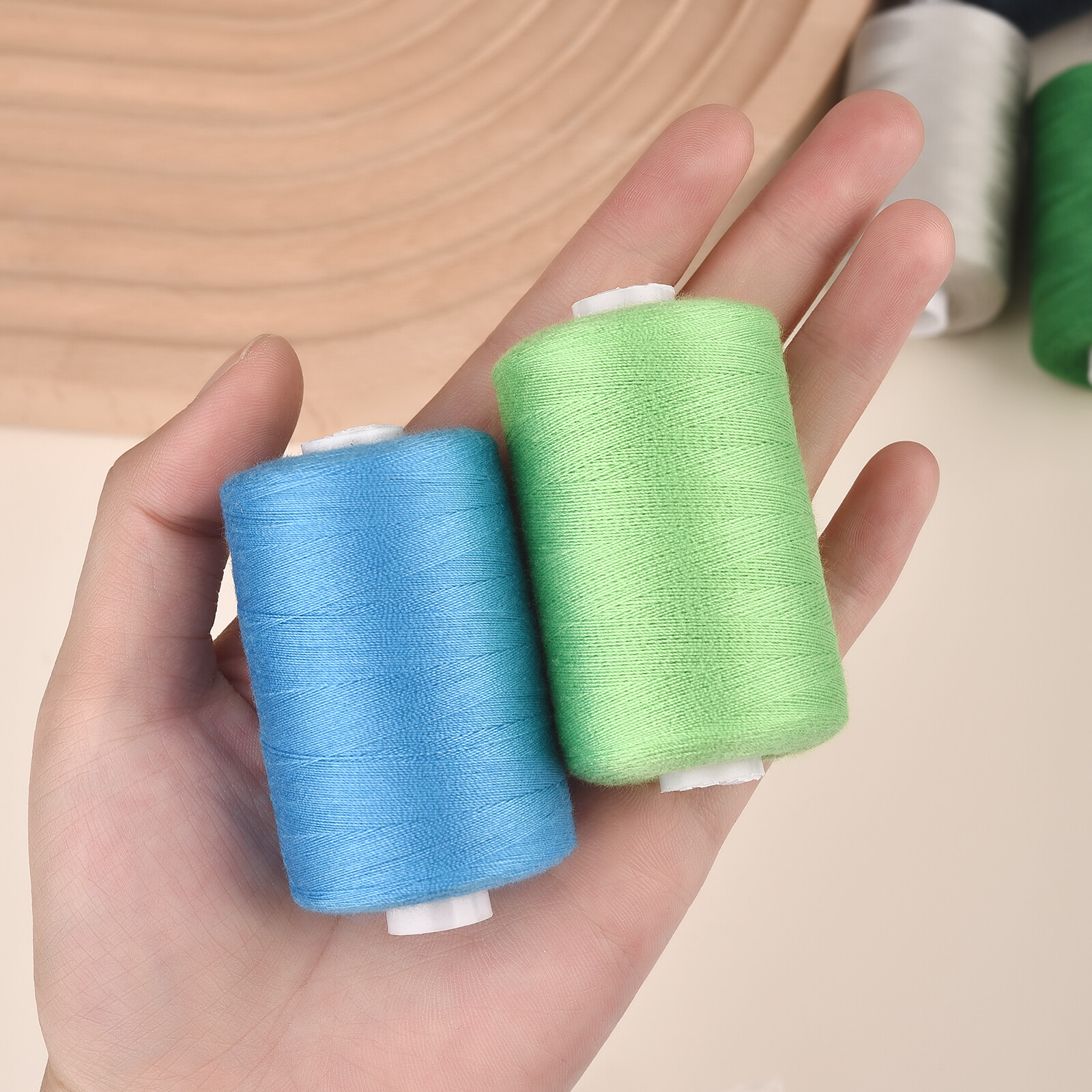 1000m 402 chỉ khâu sợi polyester bộ mạnh mẽ và bền chỉ khâu S cho máy cầm tay