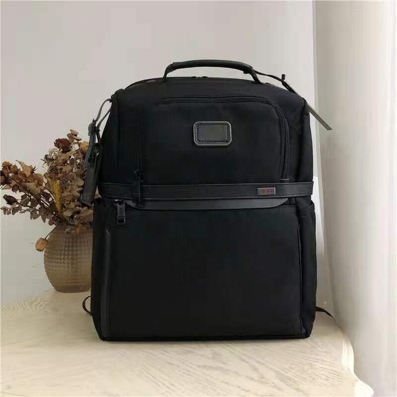 のTUMIの Young men's waterproof 