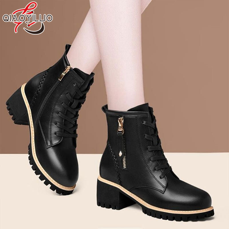 QiaoYiLuo Bốt Cổ Ngắn Mũi Tròn Bốt Co Giãn Gót Dày Phong Cách Instagram Dễ