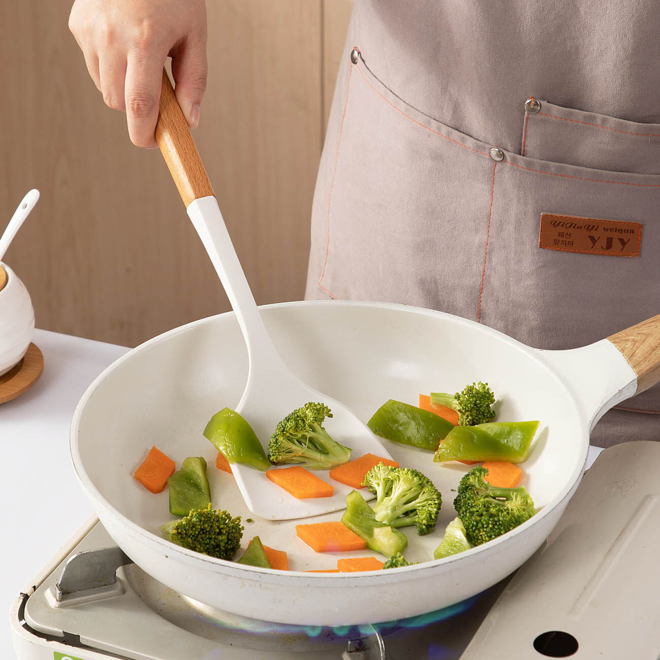 CNMF Silicone spatula set does not hurt the pan non-stick spatula
