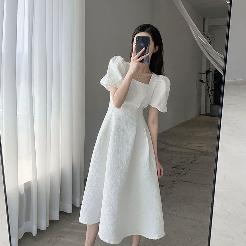 Màu trắng pháp nữ xòe rộng Đầm dài Đầm jăcca cổ vuông