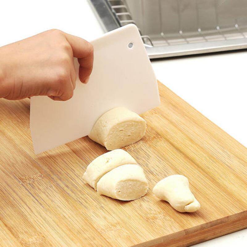 Ministar 1pc Plastic Dough Cake Scraper Plain Smooth Jagged Edge Spatulas Cutters