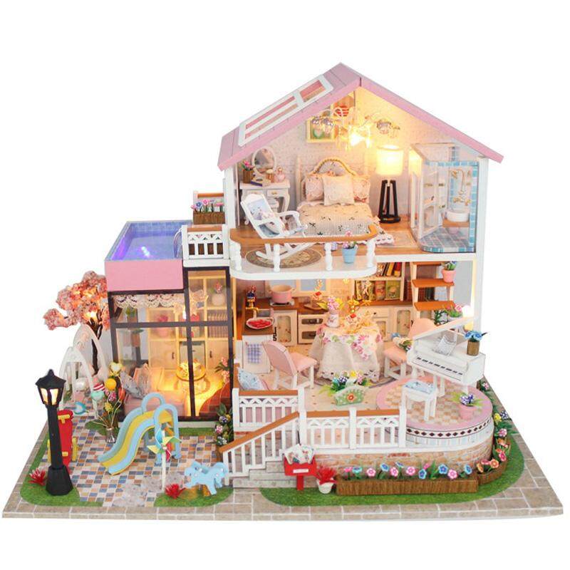 luxury dolls house
