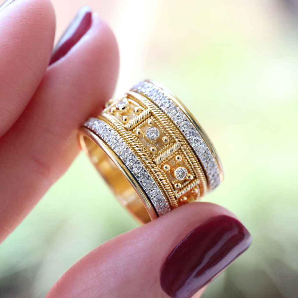 Fashion Creative Gold Plated Inlay Cubic Zircon Rings For Women Men Shiny Crystal CZ Wedding Band