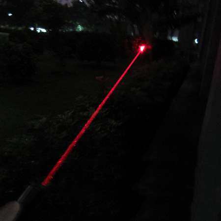 แฟนสีเขียวปากกาเลเซอร์ Beam ไฟ 5 มิลลิวัตต์ 532nm ที่มีประสิทธิภาพสูง LAZER Focus - นานาชาติ