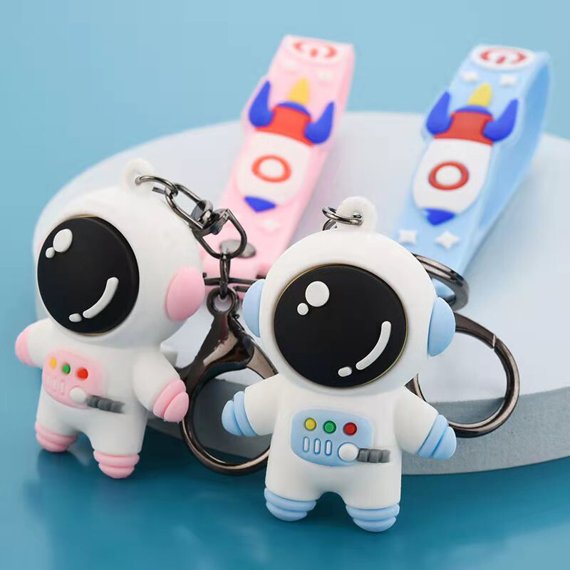 Cartoon Resin Doll Keychain Cute Spaceman Key Chains Creative Cute Women Couple Backpack Pendant Key Ring Gift