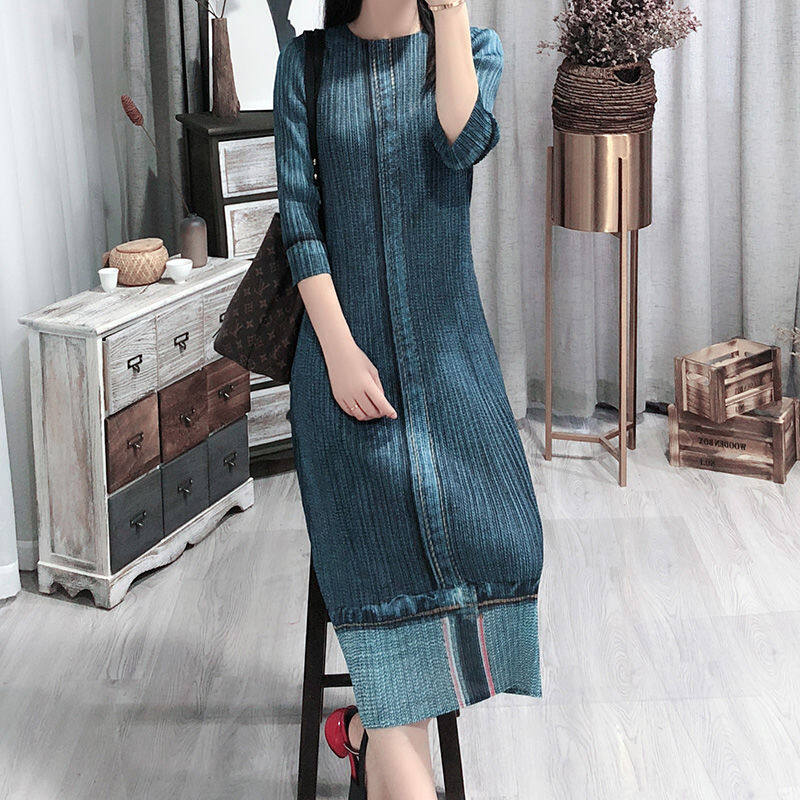 Imitation denim pleated dress A version dress straight tube dress round neck dress loose and comfortable dress