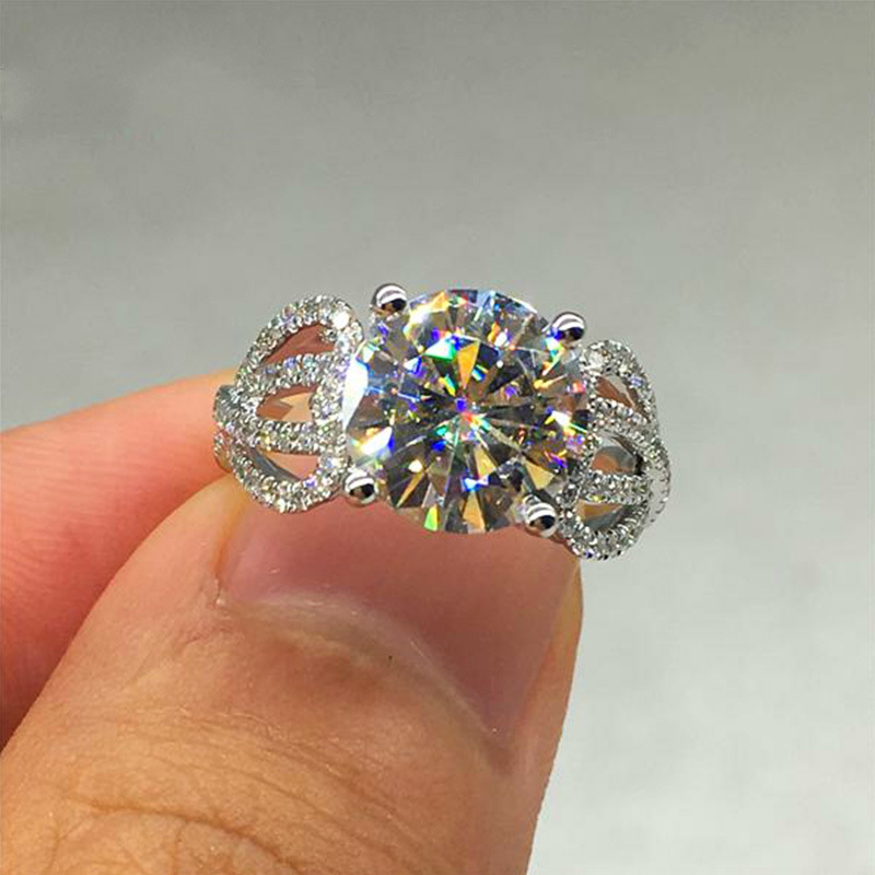 Classic Four Claw Luxury Group Diamond Ring Female Full Diamond Zircon Proposal Wedding Ring