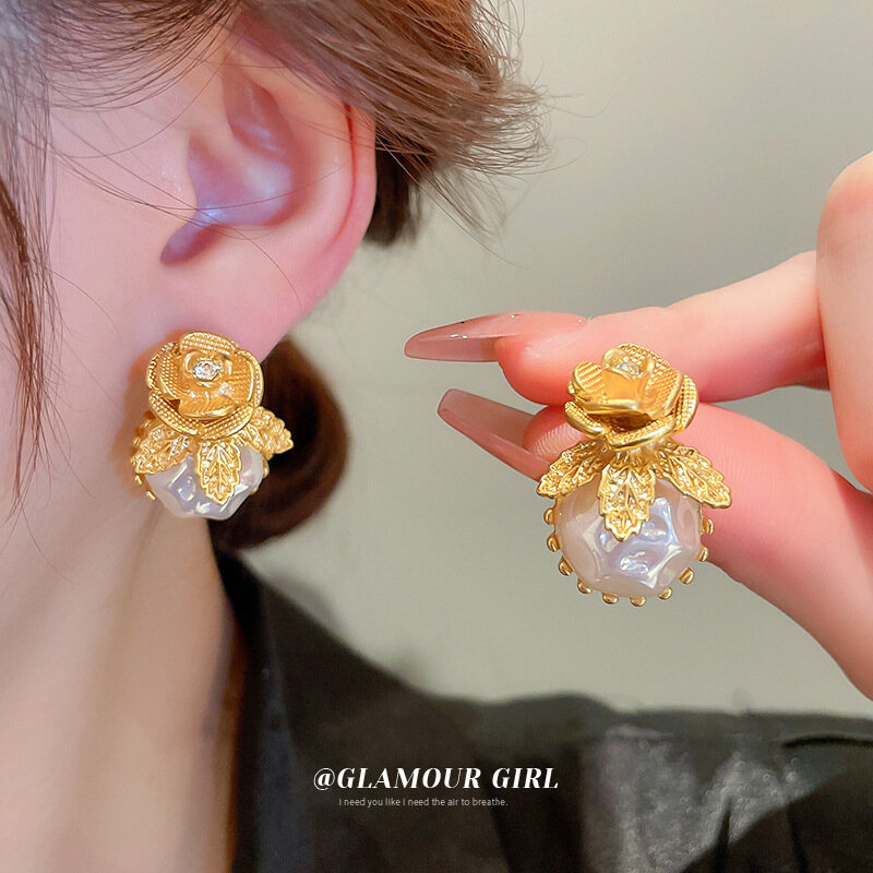 Earrings female Pearl