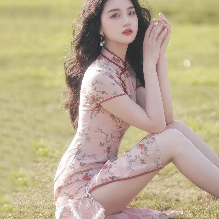 2023 New Republic of China style young girl French bone-chilling cheongsam modified version of the dress summer long waist collection