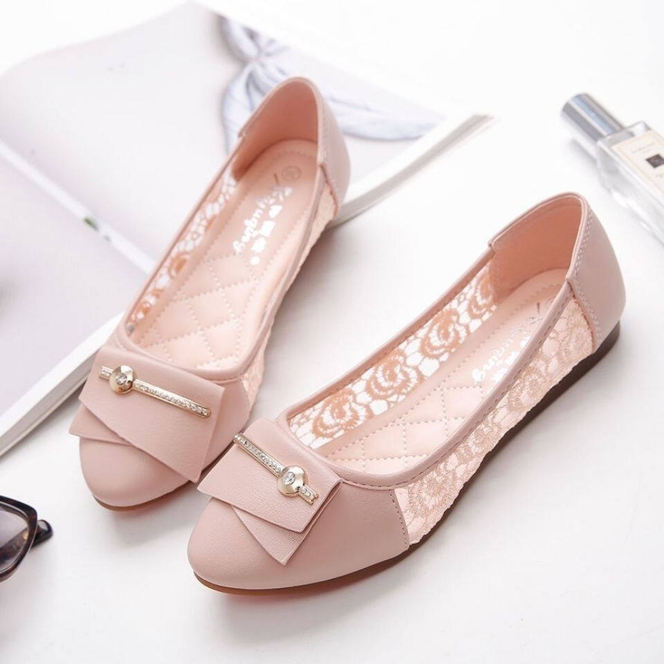 Soft leather shallow mouth round bean shoes Korean version of Joker lace hollow flat shoes