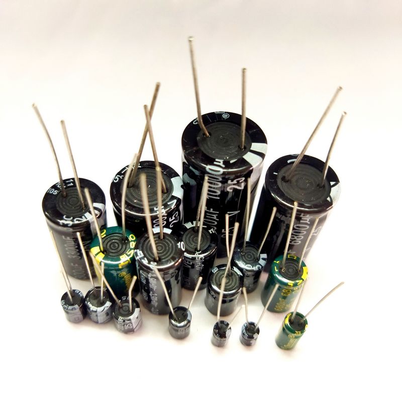 10PCS 3300uF 25V 3300MFD 25Volt 13*25mm Aluminum Electrolytic Capacitor
