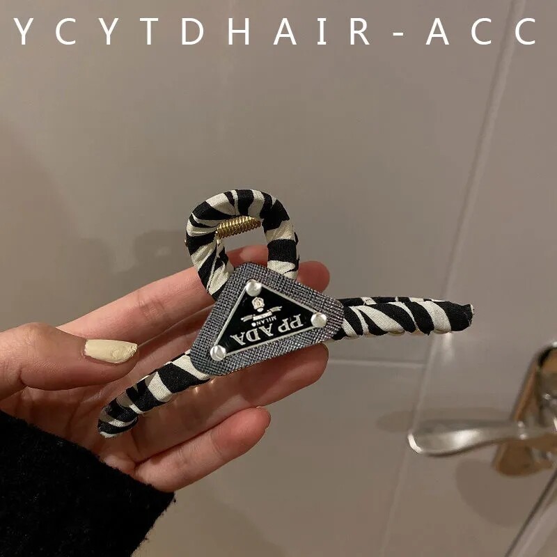 Kẹp tóc OEM PRADA Kẹp tóc lớn