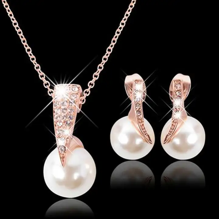 pearl pendant necklace and earring set