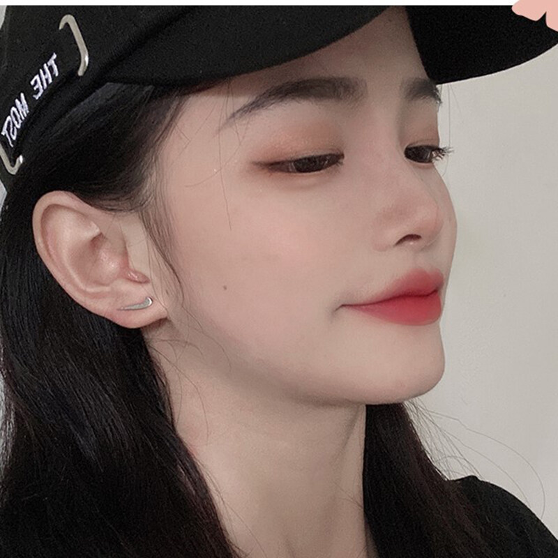 Hoa tai vòng tròn móc thời trang cho nữ IN Phong cách thể thao Chất liệu thép titan Màu đen Trắng Dấu kiểm chiến thắng Cặp đôi Bông tai