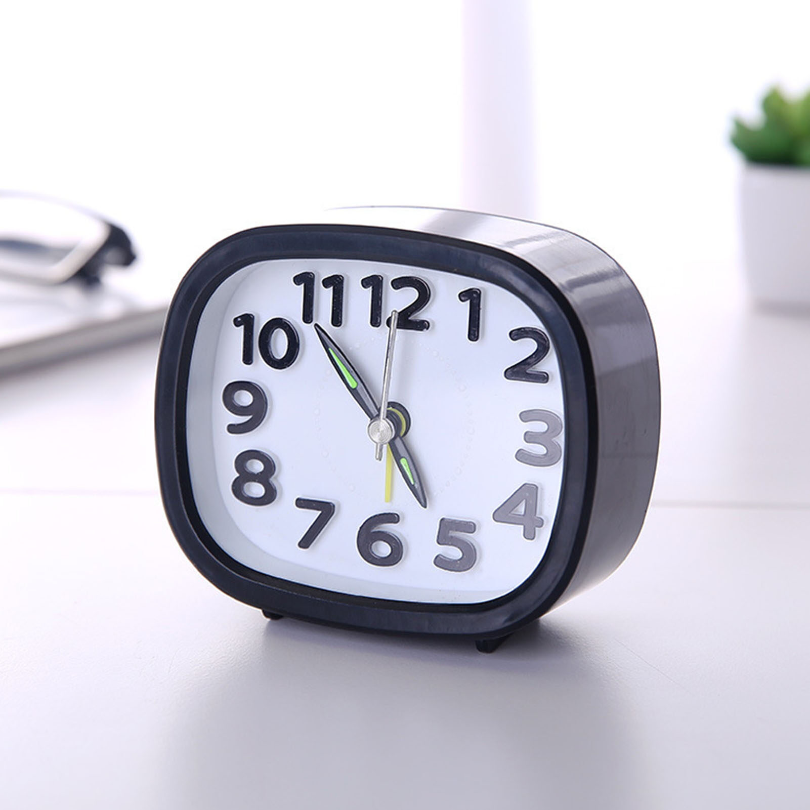 Sanwood® Table Clock Low Noise Multi-functional Round Small Bedside Analog Alarm Clock for Daily Use Modern Alarm Clock