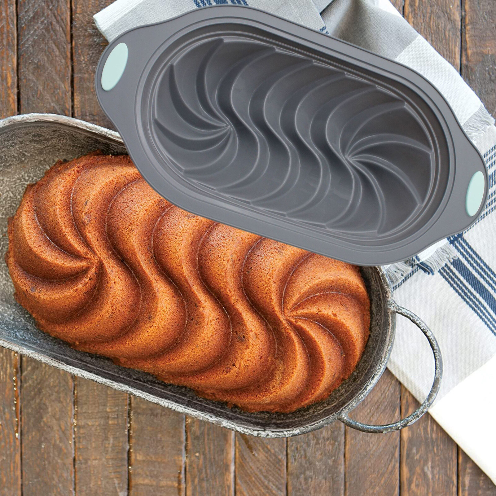 MOOREU Cake Pan Reusable Non-stick Easy to Clean Quick Demoulding High Temperature Resistant Make Cakes Toast Silicone Swirl Design Loaf Pan for Bakery Loaf Pan Easy