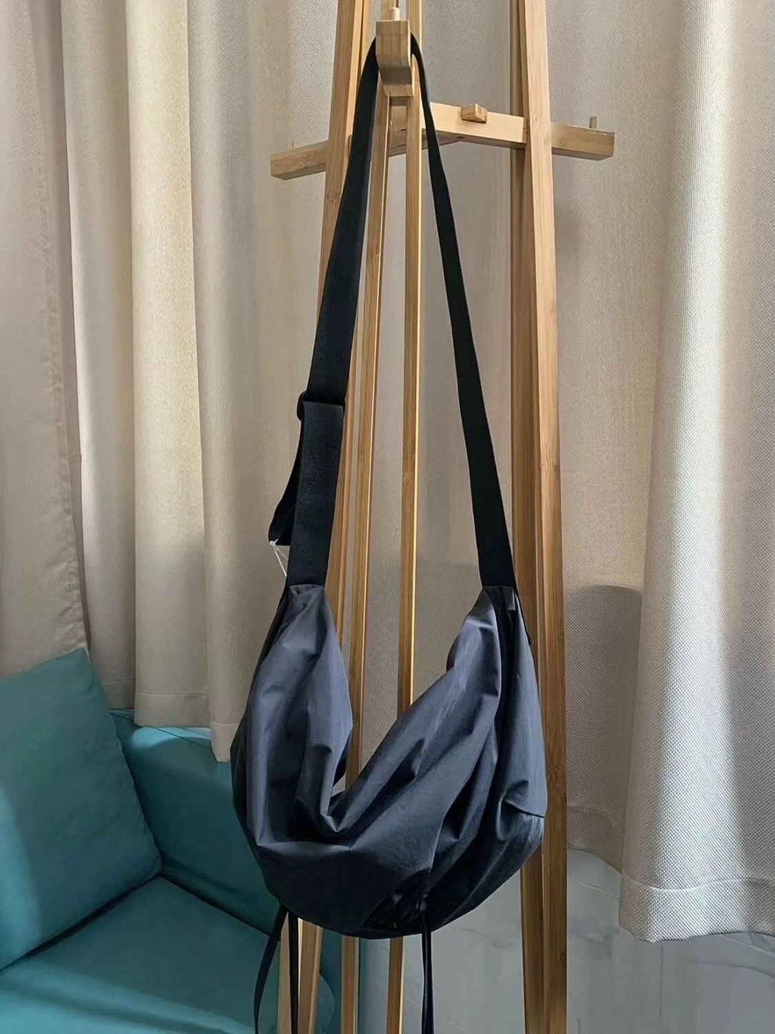 Authentic Japan UNIQLO 456847 same style drawstring crossbody bag designer cooperation model ready stock large capacity 2022 new bag for women