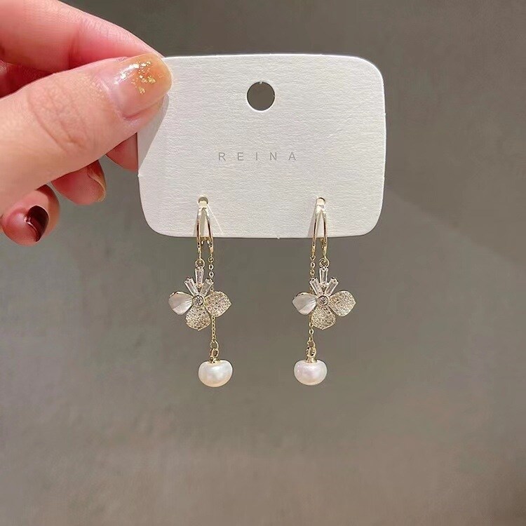 T-B Korean earrings flower pearl earrings women temperament of earrings luxury light microscope zircon earrings shell pearl tassel earrings