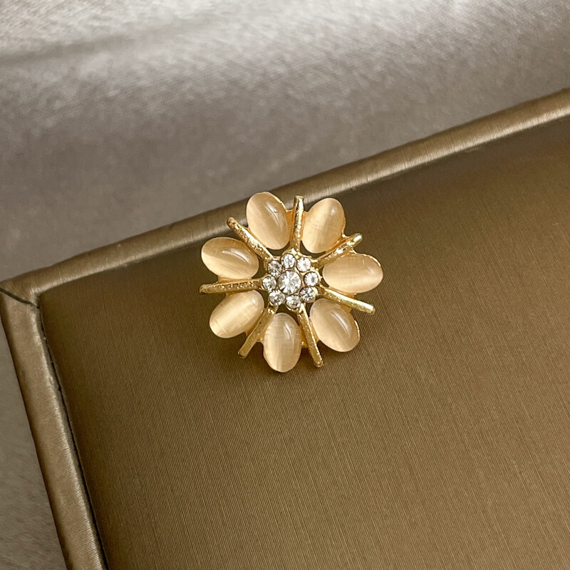 High Quality Fashion Opal Beaded Brooch