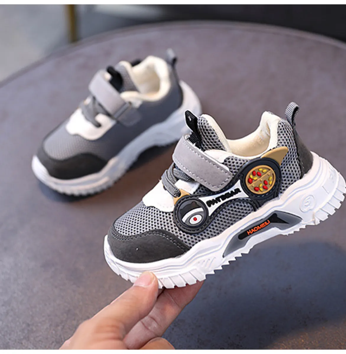 sports shoes for 5 year boy