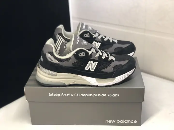 nb 992 black