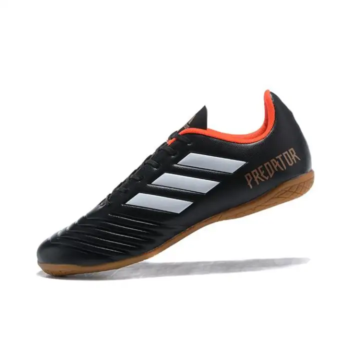 kasut futsal predator
